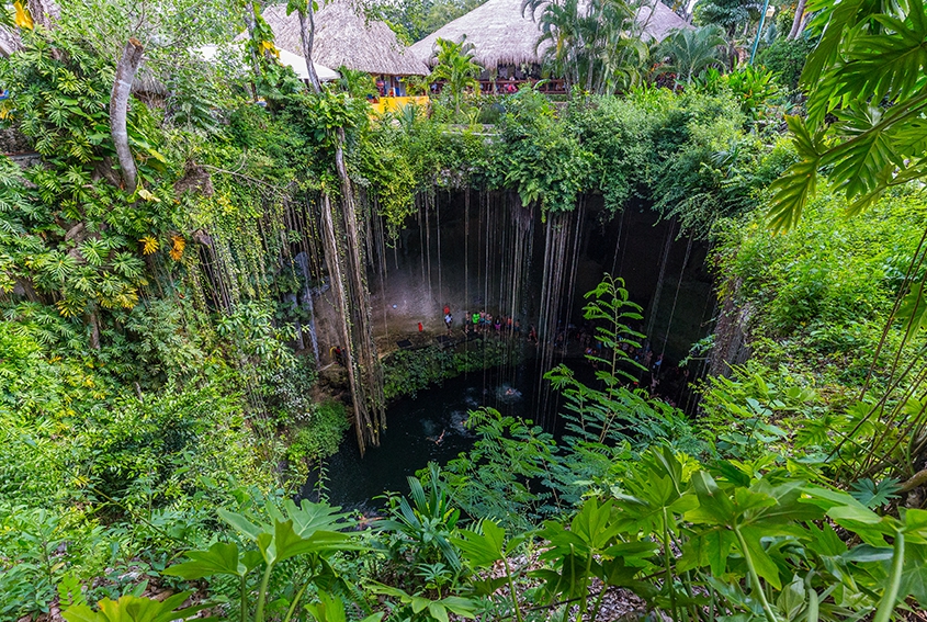 Ik-kil Cenote